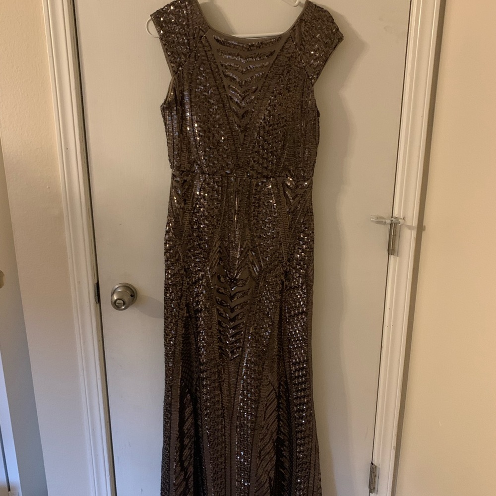 Gorgeous Mother of the Bride/Groom Formal Dress Gown - Picture 2 of 9